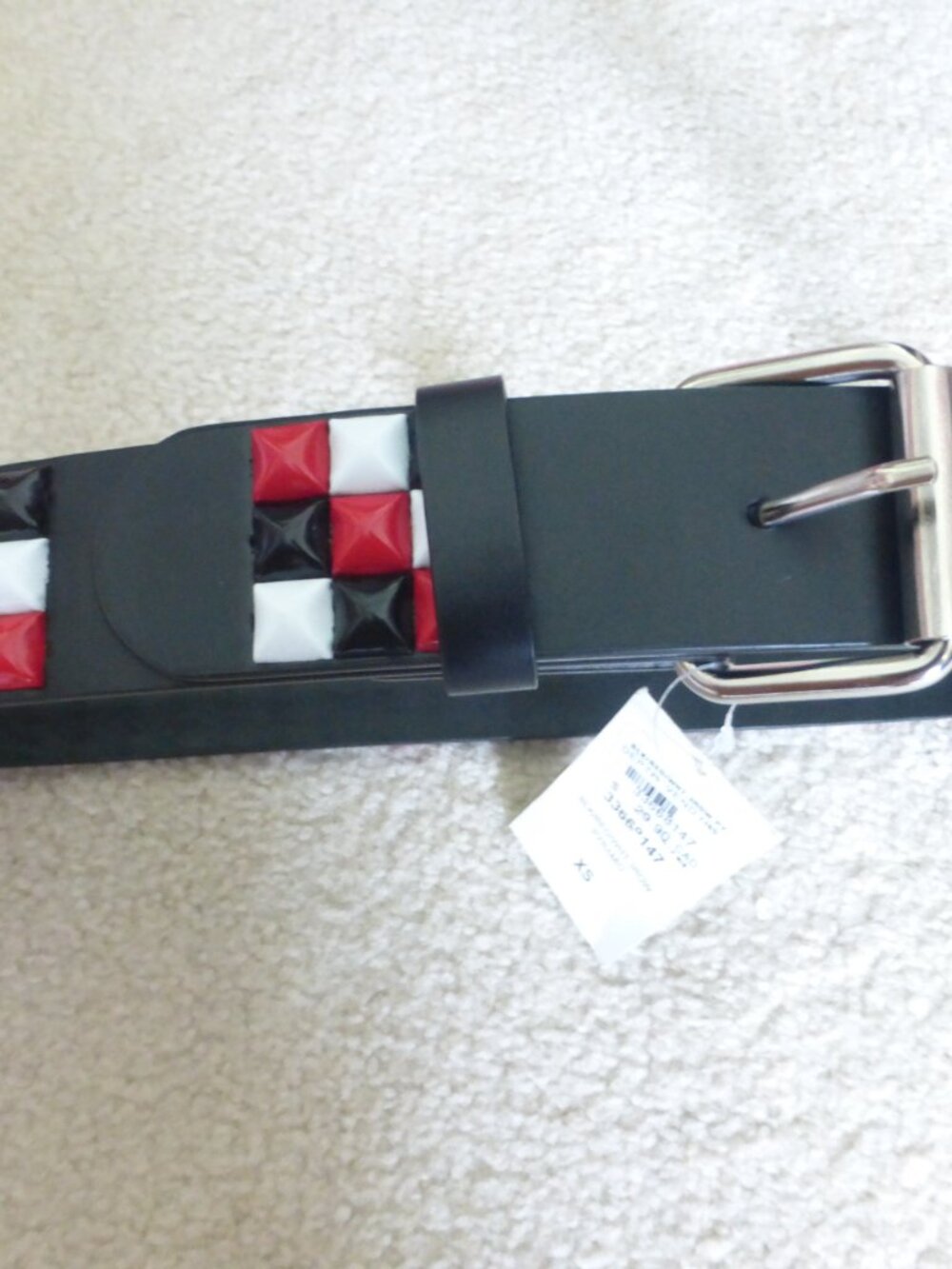 NWT HOT TOPIC kids black, red and white pyramid studded belt size XS - Picture 12 of 14